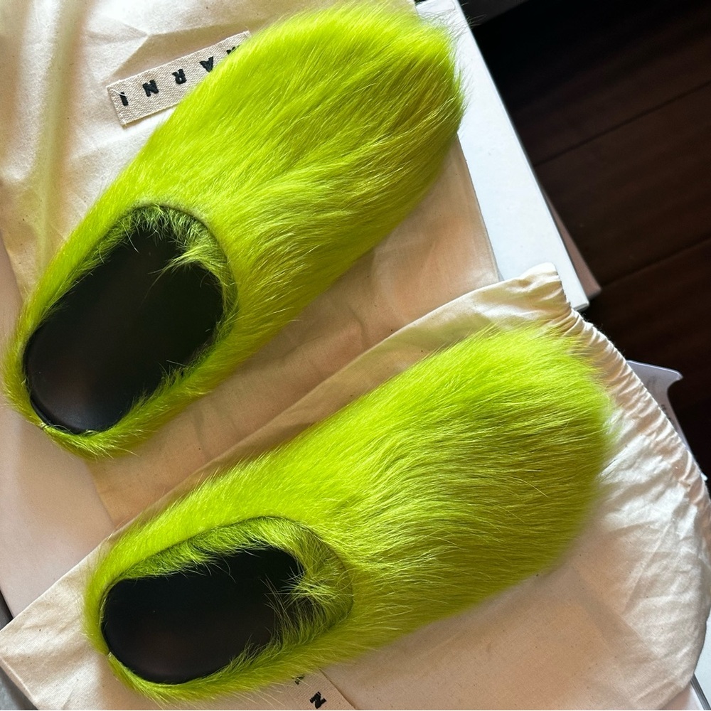 Marni long-hair calfskin fussbett sabot in lime green